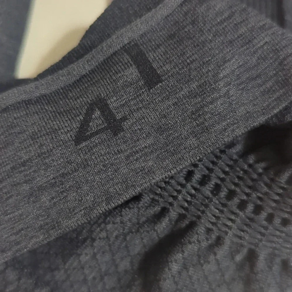 Lululemon In The Flow Crop, Color Inkwell Size 4 - Picture 16 of 16